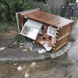 Fünf Minuten Extremwetter: Sturm und Hagel stellen unsere Selbstbedienungs-Hütte auf den Kopf